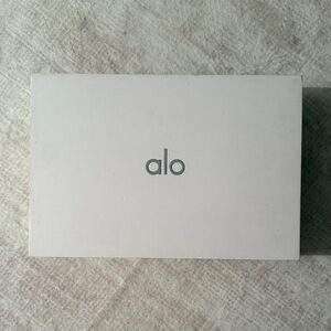 ALO Yoga recovery Black and White Sneakers size W9